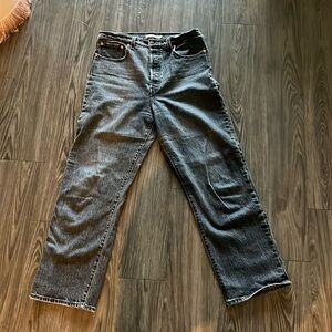 Levi’s Ribcage Ankle Straight Jeans